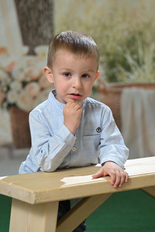 0106 Carbni Svet Plus Konjarnik